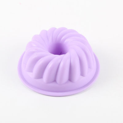 Des moules de pâtisserie en silicone non collant idéaux pour la cuisson et stockés sous diverses formes