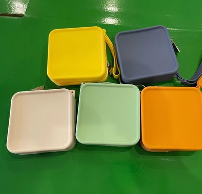 Boîte de rangement de sac cosmétique en silicone de qualité alimentaire 100% personnalisée pour les accessoires de maquillage
