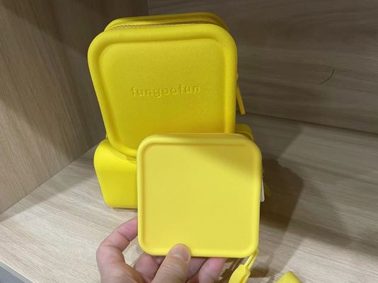 Boîte de rangement de sac cosmétique en silicone de qualité alimentaire 100% personnalisée pour les accessoires de maquillage