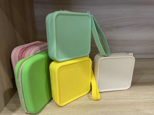Boîte de rangement de sac cosmétique en silicone de qualité alimentaire 100% personnalisée pour les accessoires de maquillage