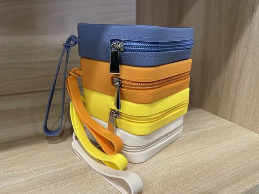 Boîte de rangement de sac cosmétique en silicone de qualité alimentaire 100% personnalisée pour les accessoires de maquillage