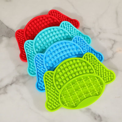 Les chiens sous la douche les animaux de compagnie les bols les mangeurs les pattes les lèches le matelas en silicone pour chiens les chats 109G