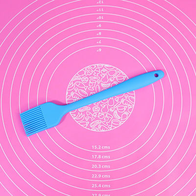 Matte de pâte à pâte en silicone de qualité alimentaire à 100% pour la cuisson dans un design antidérapant multicolore