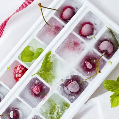 Des plateaux de glaçons à décharge facile à 4 paquets pour votre congélateur, flexibles et durables