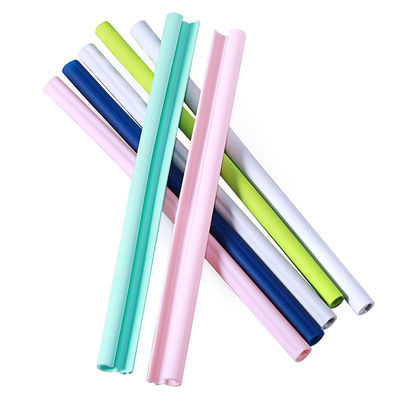 Shenzhen vend de la paille ouverte en silicone sans BPA pour les voyages couleur personnalisée 230*11mm/17g