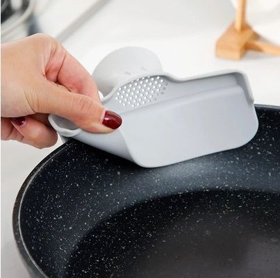 Utilisateurs en silicone à l' extrémité ronde à chaud, en clips, entrée d' alimentation pour la poêle à spaghetti.