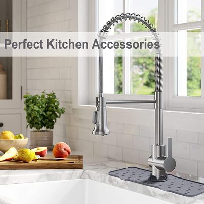 Appareils de table de cuisine à domicile Garde anti-éclaboussures d'évier en silicone noir avec conception absorbante d'eau