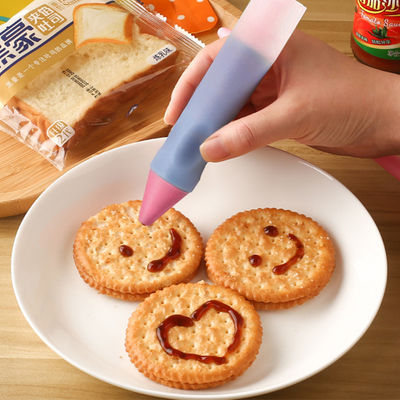Décorez facilement des gâteaux et des pâtisseries avec ce stylo en silicone de 14,5*2,3 cm
