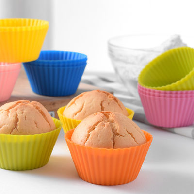 Des moules de pâtisserie en silicone non collant idéaux pour la cuisson et stockés sous diverses formes