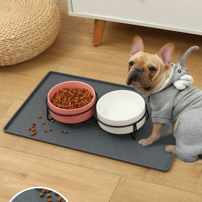 Mat de bol pour chien et chat en silicone Pad alimentaire antiadhésif avec plusieurs couleurs et impression personnalisée