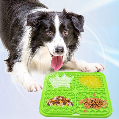 Le tapis de silicone préféré des chiens de 20*20 cm avec tasse d'aspiration et conception durable