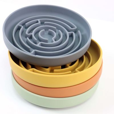 Logo personnalisé Pet Bowls Nourrisseurs Labyrinthe rond Silicone Slow Feeder avec Mat de Suction Stocked