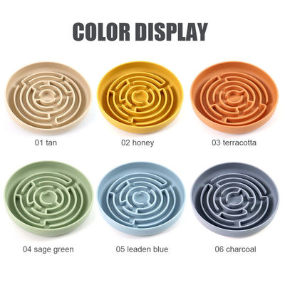 Logo personnalisé Pet Bowls Nourrisseurs Labyrinthe rond Silicone Slow Feeder avec Mat de Suction Stocked